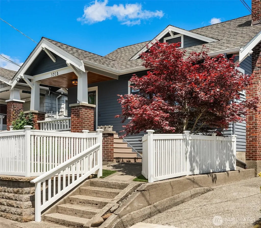 3918 Wallingford Avenue N Seattle WA 98103
