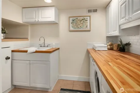 3918 Wallingford Avenue N Seattle WA 98103