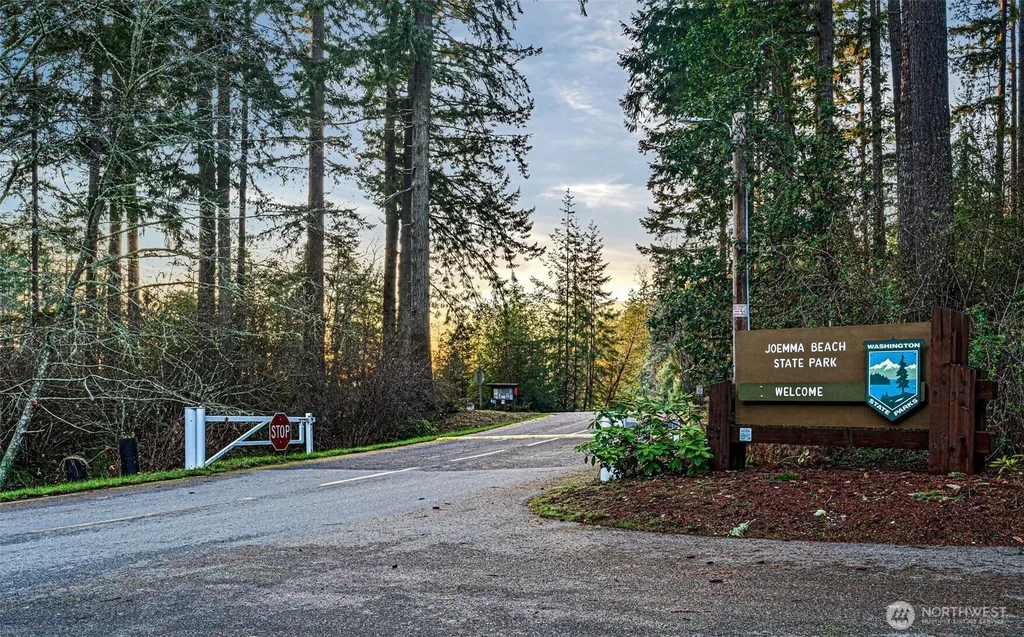 45 Whiteman Road SW Lakebay WA 98349