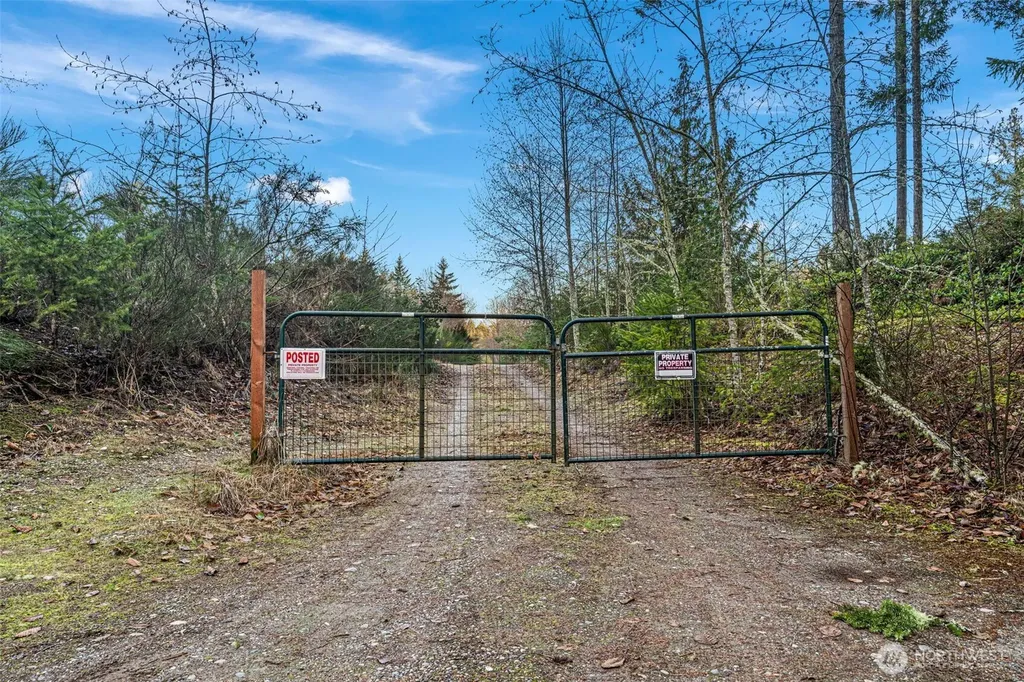 45 Whiteman Road SW Lakebay WA 98349