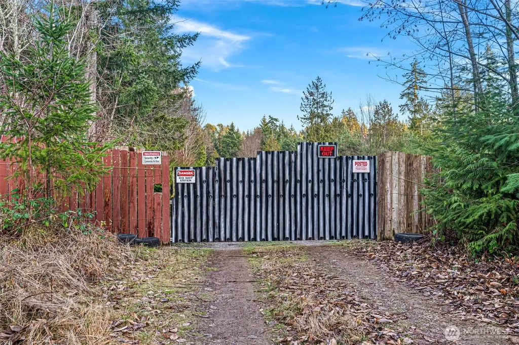 45 Whiteman Road SW Lakebay WA 98349