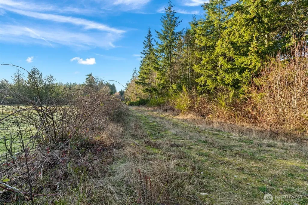45 Whiteman Road SW Lakebay WA 98349