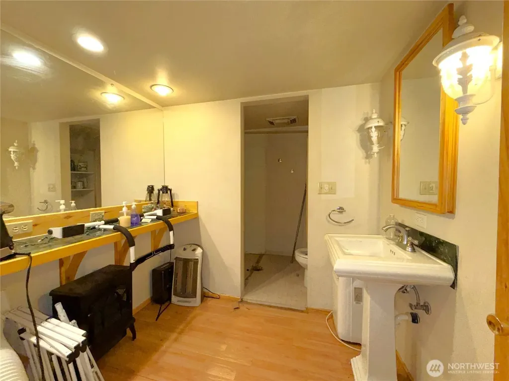 1742 Toroda Creek Road Wauconda WA 98859