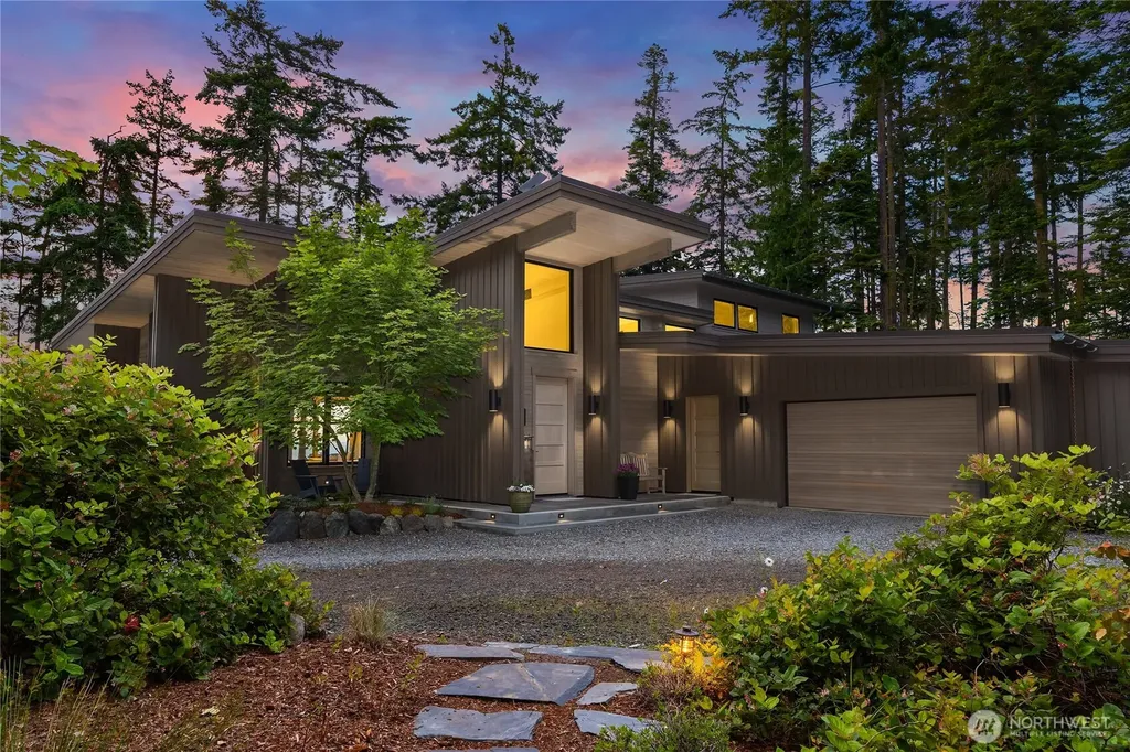 4065 E Sequim Bay Road Sequim WA 98382