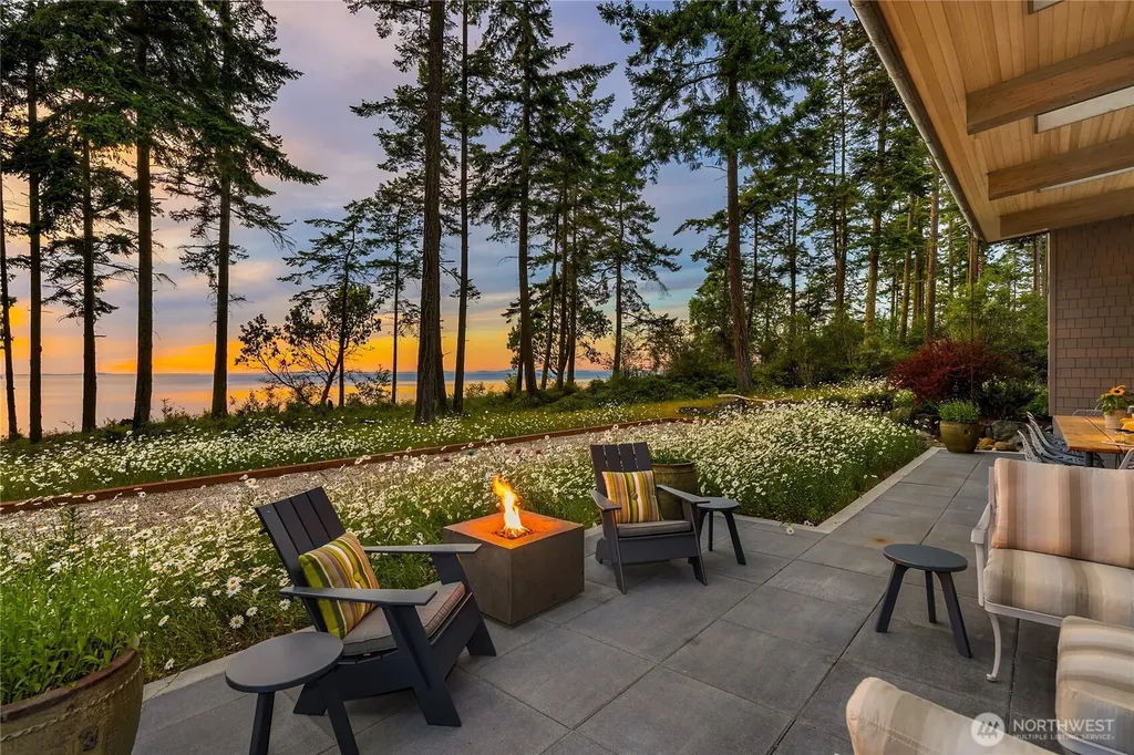 4065 E Sequim Bay Road Sequim WA 98382