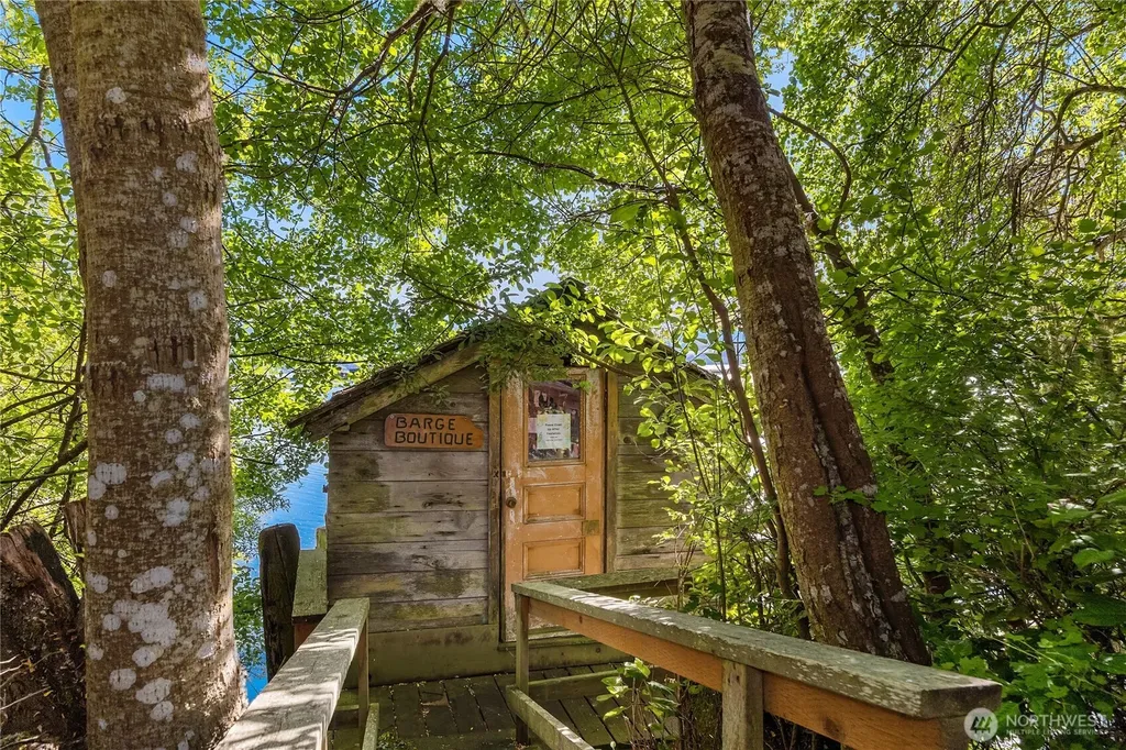 4065 E Sequim Bay Road Sequim WA 98382