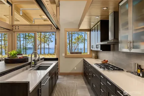 4065 E Sequim Bay Road Sequim WA 98382