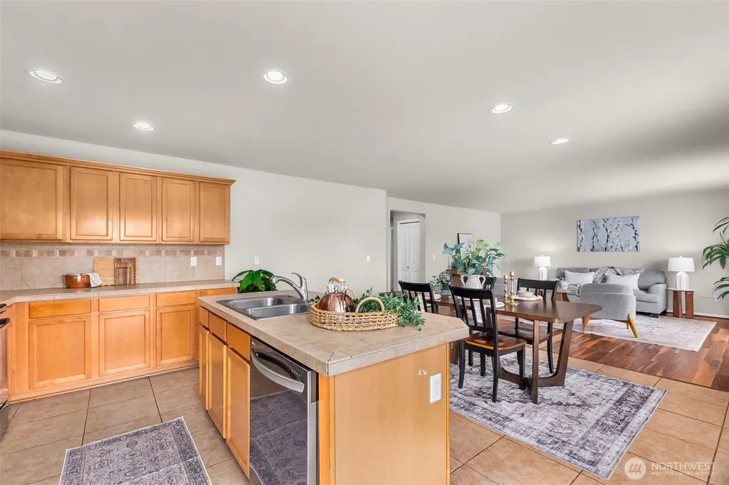 6864 Fresco Drive SE Lacey WA 98513