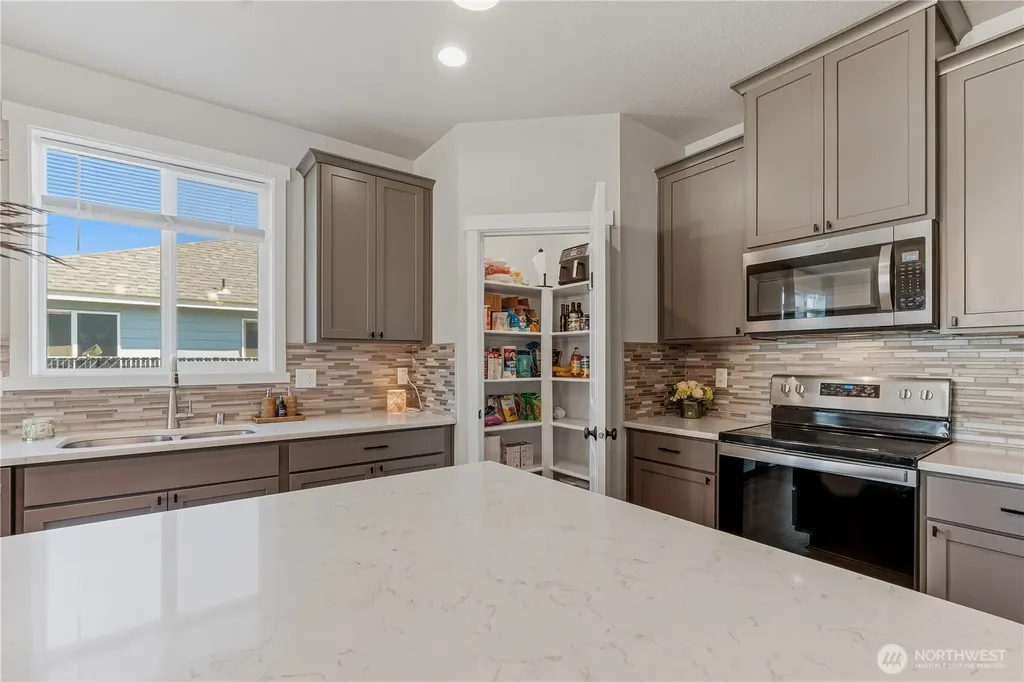 1001 Redmond Avenue Quincy WA 98848
