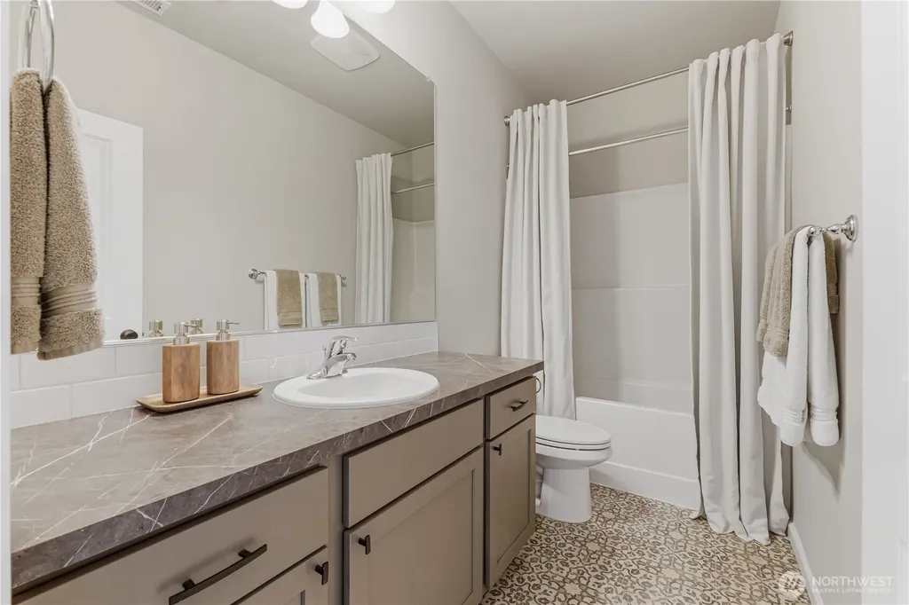 1001 Redmond Avenue Quincy WA 98848