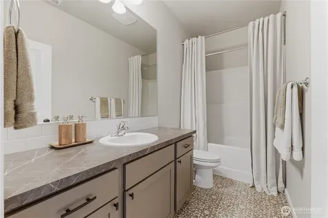 1001 Redmond Avenue Quincy WA 98848