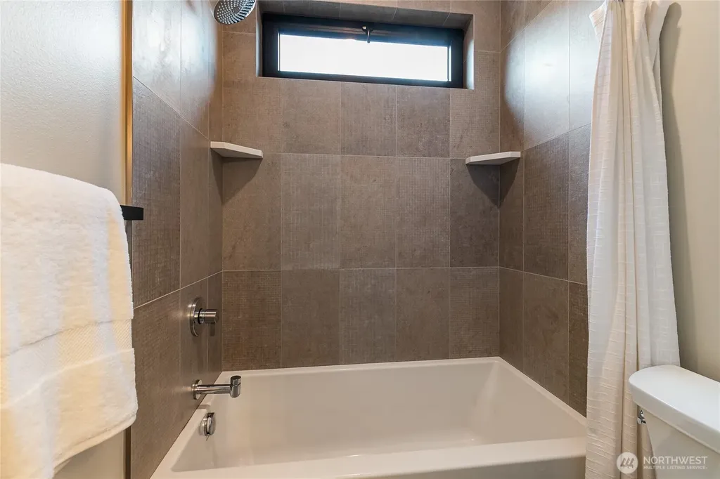 4260 Creston Way Bellingham WA 98226
