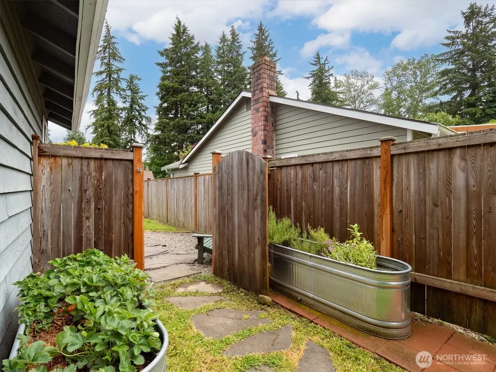 14222 61st Avenue SE Everett WA 98208
