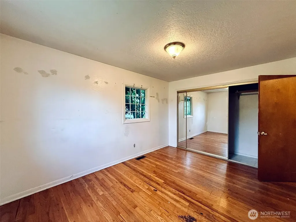2827 Ocean Beach Highway Longview WA 98632