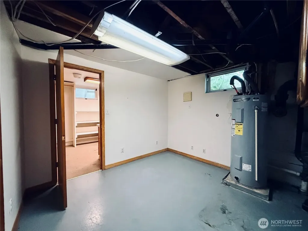 2827 Ocean Beach Highway Longview WA 98632