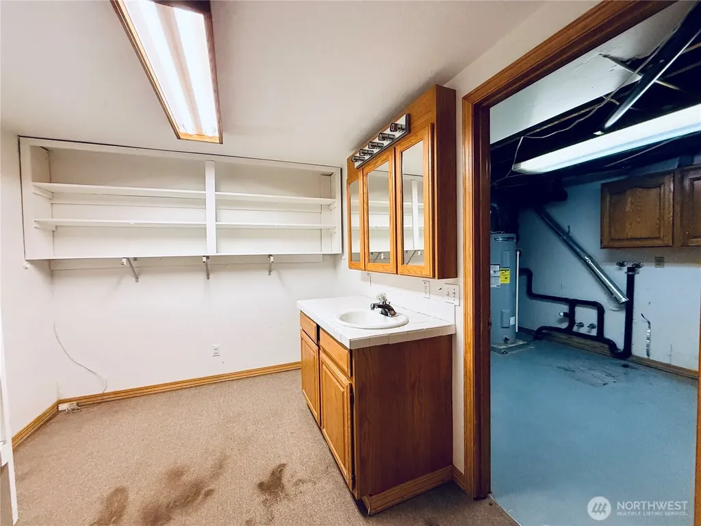 2827 Ocean Beach Highway Longview WA 98632