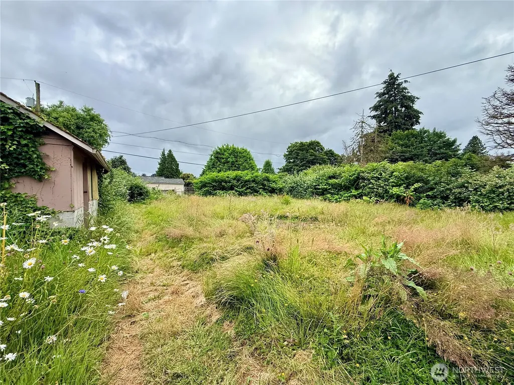 2827 Ocean Beach Highway Longview WA 98632