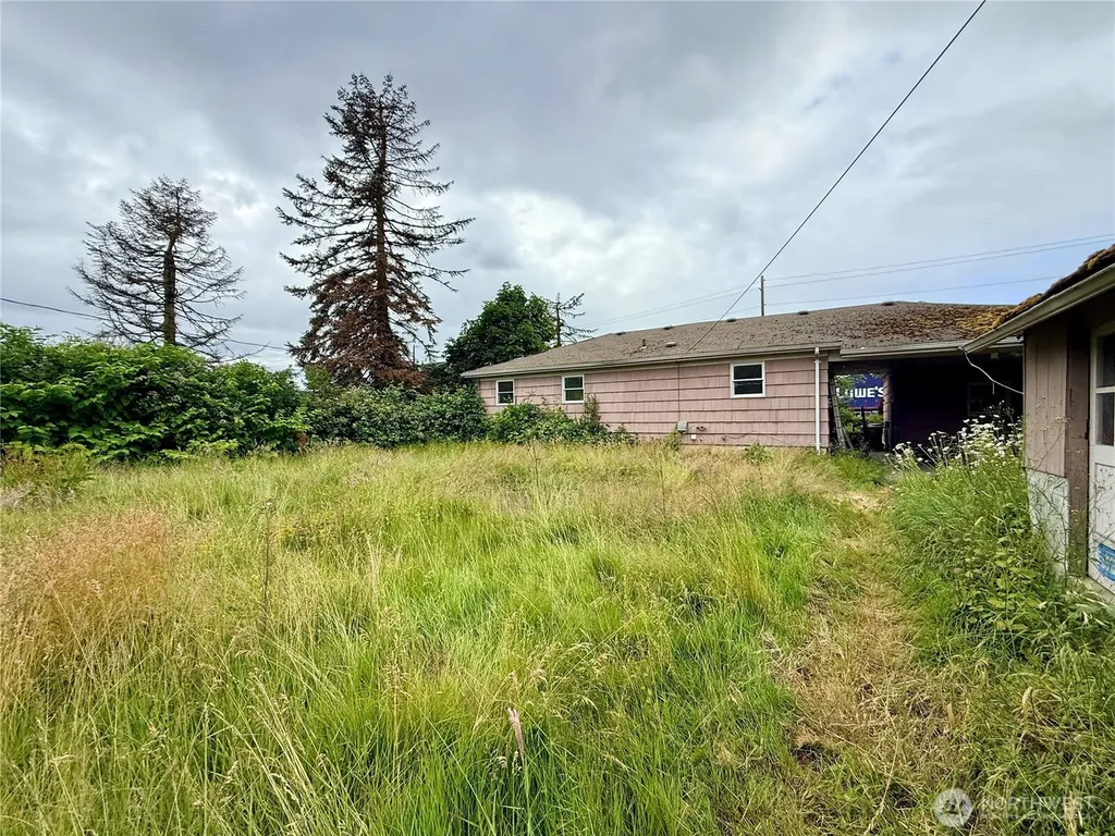 2827 Ocean Beach Highway Longview WA 98632