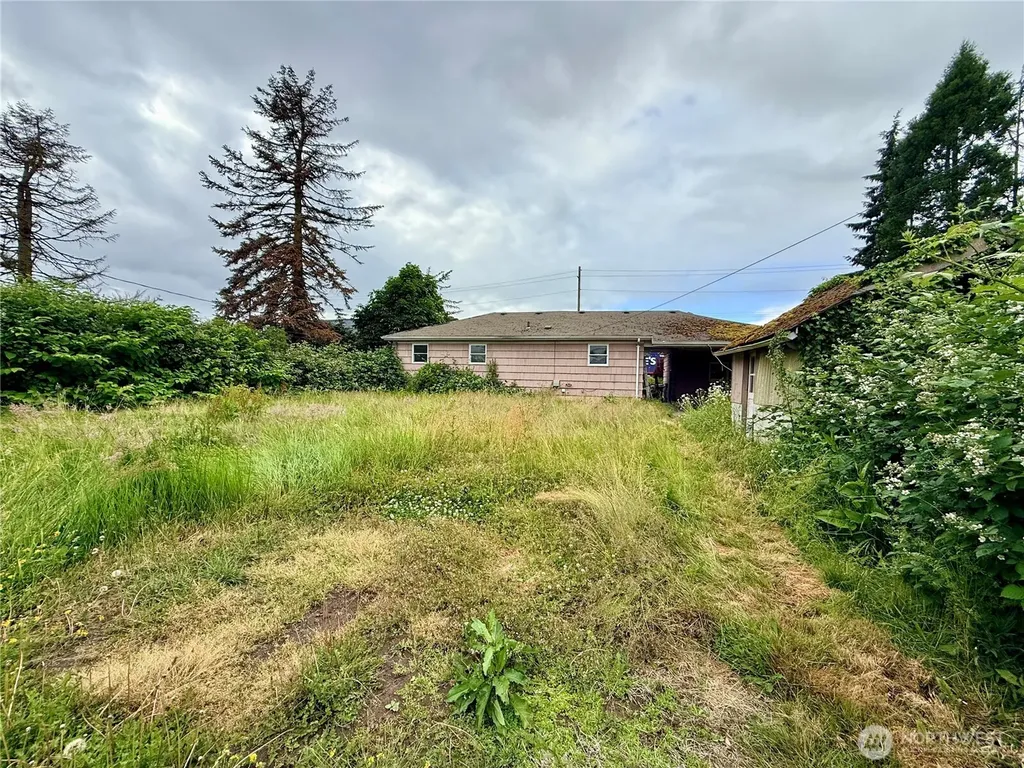 2827 Ocean Beach Highway Longview WA 98632