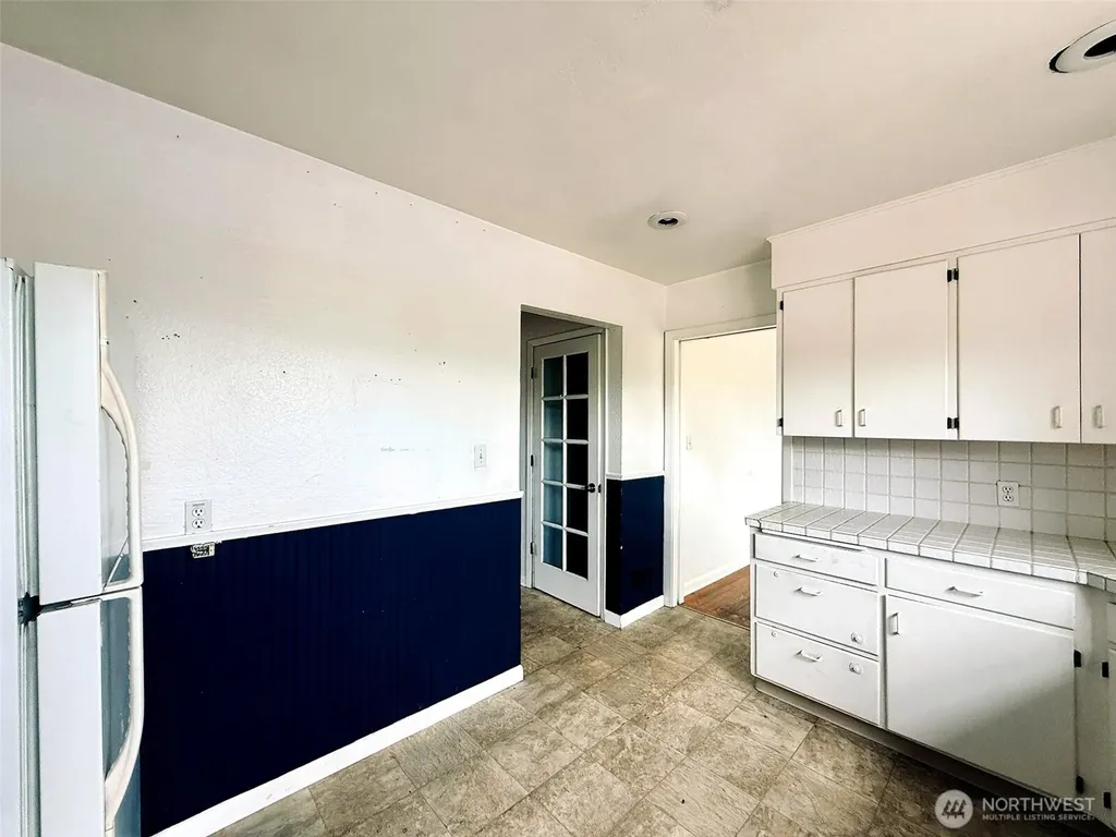 2827 Ocean Beach Highway Longview WA 98632