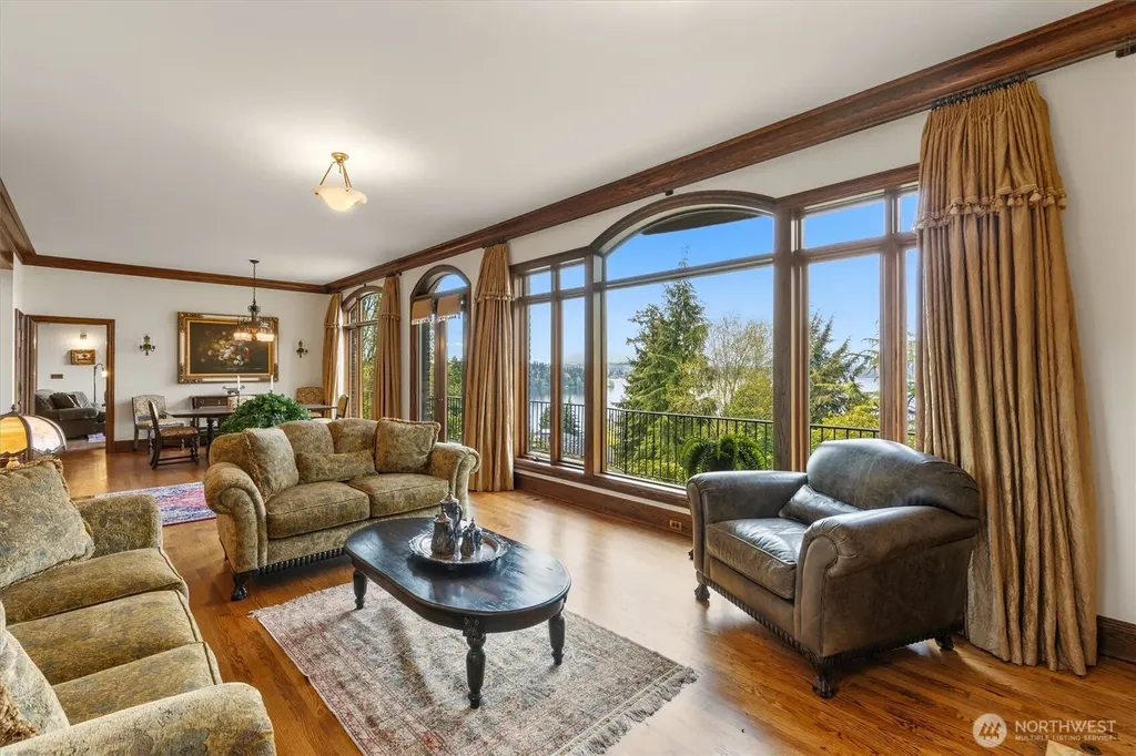 4725 W Mercer Way Mercer Island WA 98040