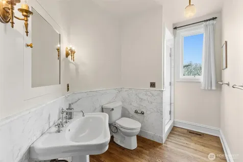4725 W Mercer Way Mercer Island WA 98040
