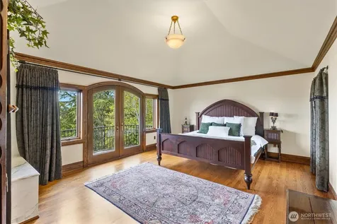 4725 W Mercer Way Mercer Island WA 98040