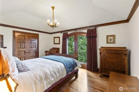 4725 W Mercer Way Mercer Island WA 98040
