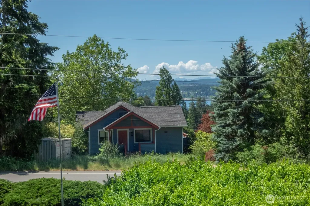 209 Tracy Avenue Port Orchard WA 98366