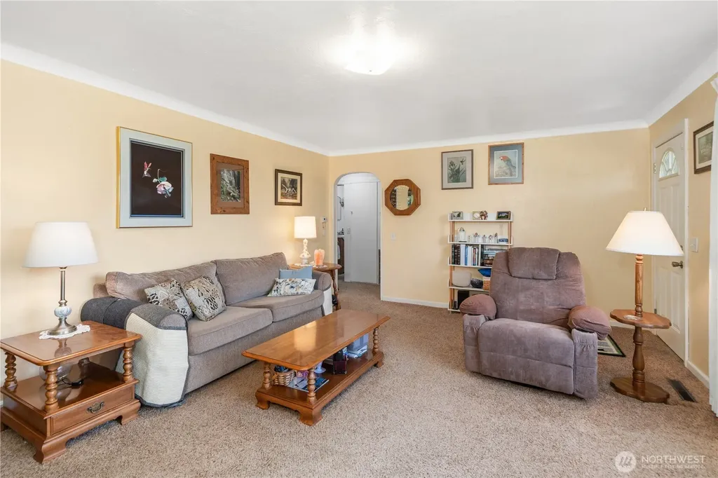 209 Tracy Avenue Port Orchard WA 98366