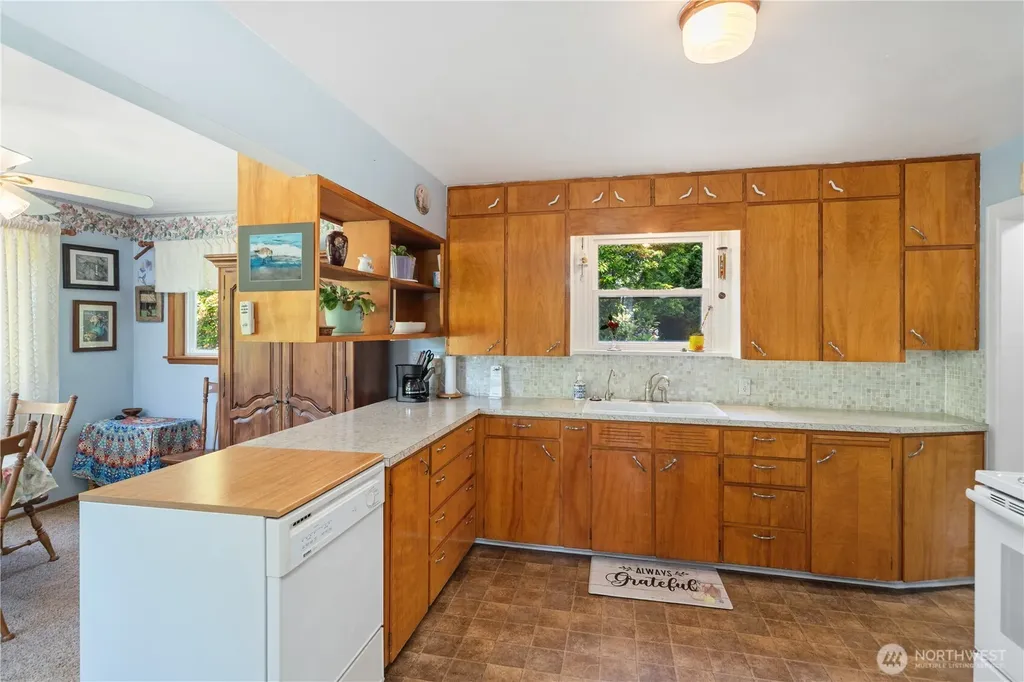 209 Tracy Avenue Port Orchard WA 98366