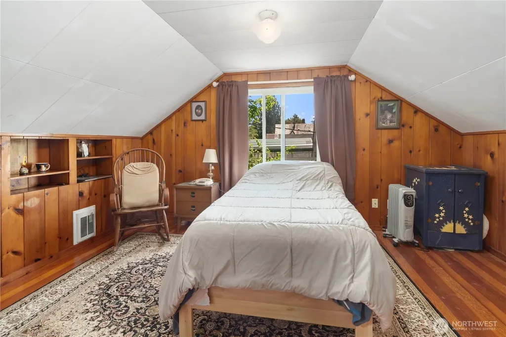 209 Tracy Avenue Port Orchard WA 98366