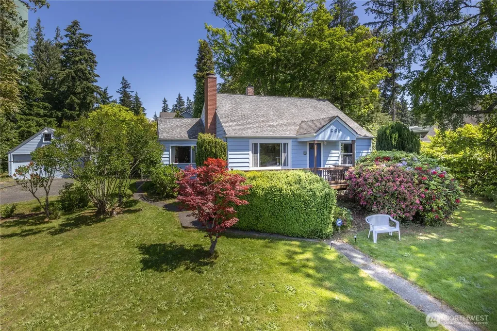 209 Tracy Avenue Port Orchard WA 98366