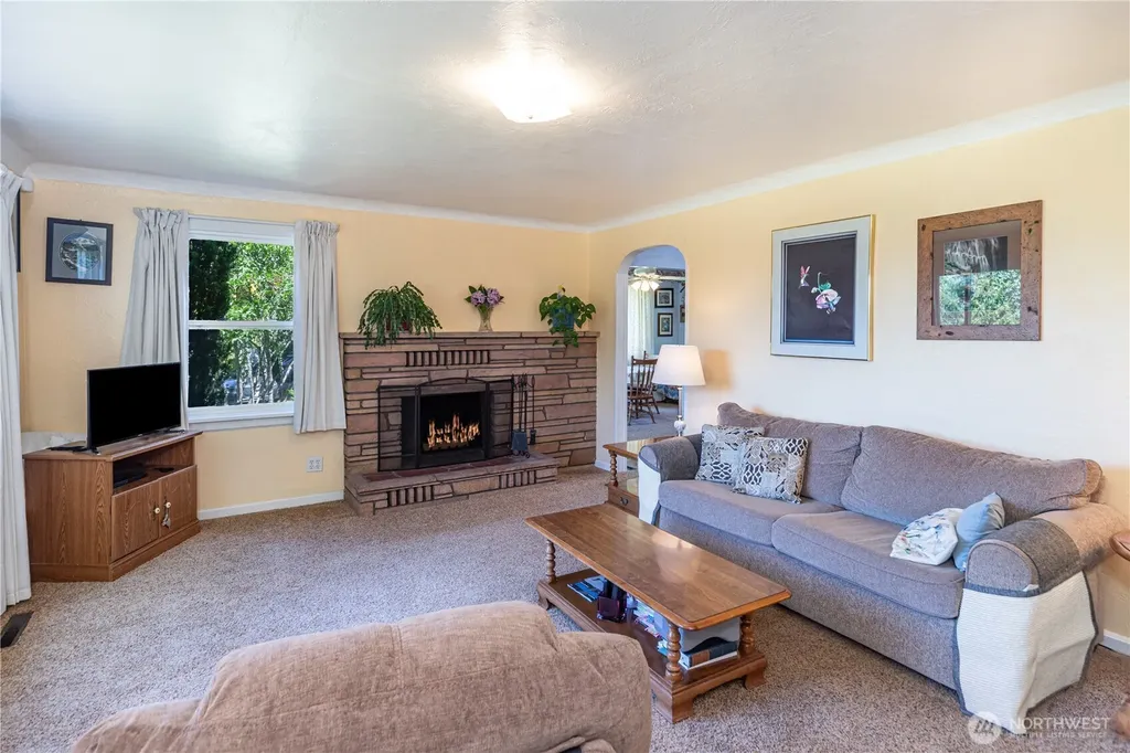 209 Tracy Avenue Port Orchard WA 98366