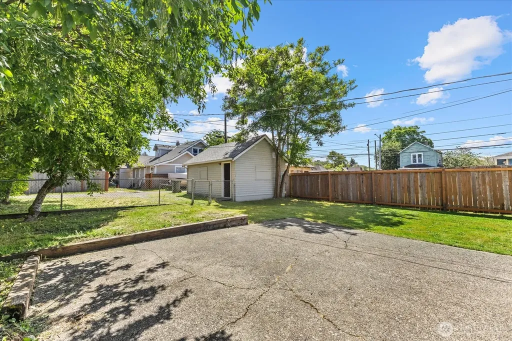 5319 S Oakes Street Tacoma WA 98409