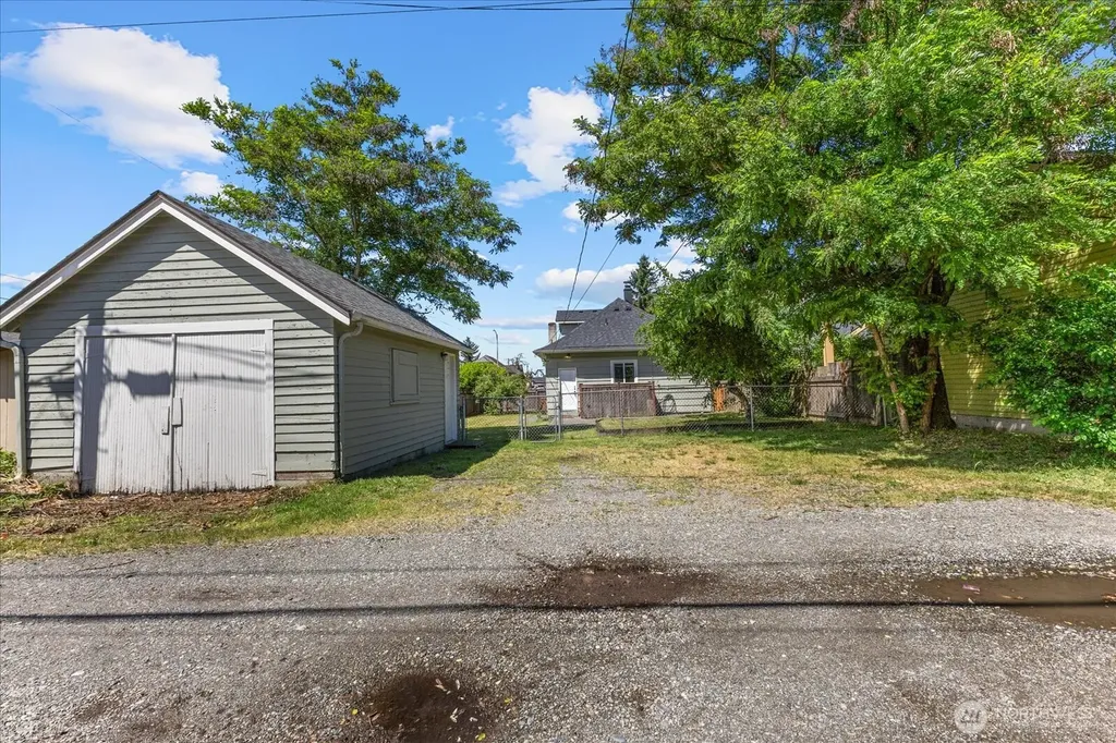 5319 S Oakes Street Tacoma WA 98409