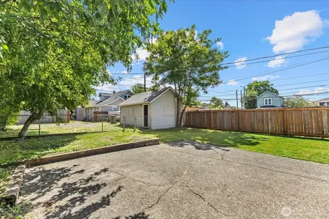 5319 S Oakes Street Tacoma WA 98409