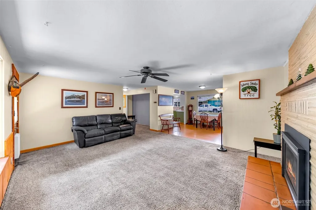 21711 Sterling Drive Sedro Woolley WA 98284