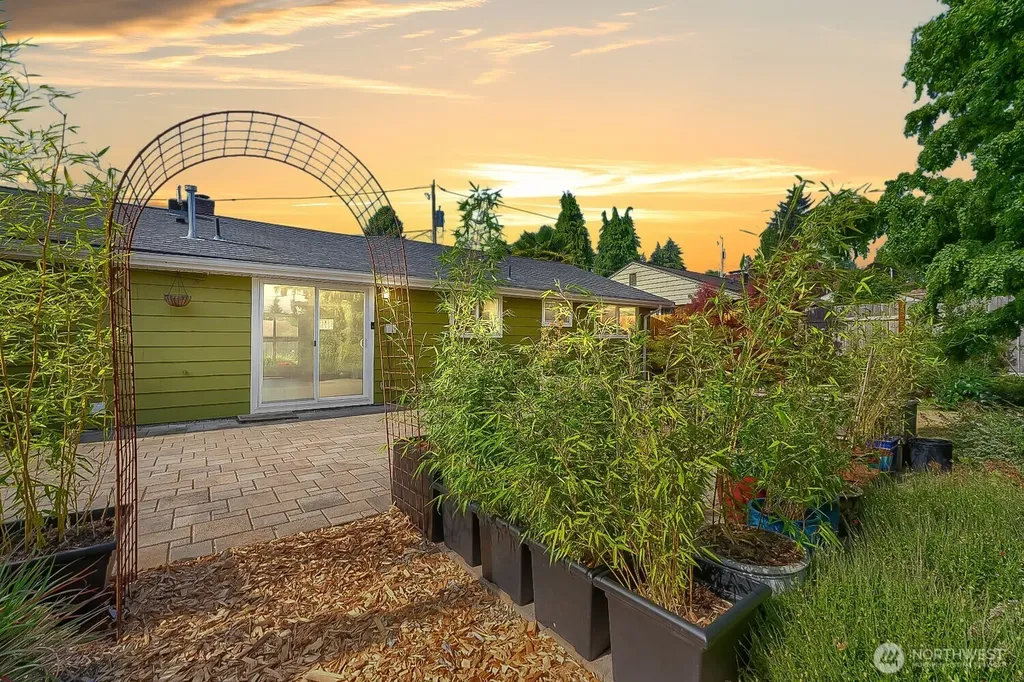 7650 S 113th Street Seattle WA 98178