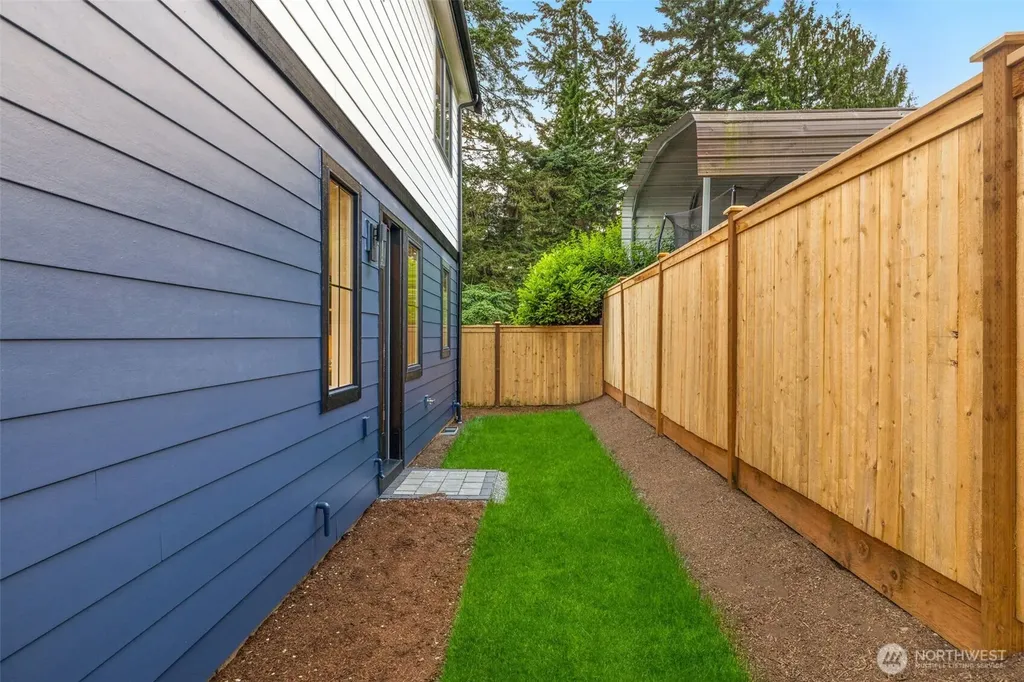 13811 84th Lane NE Kirkland WA 98034