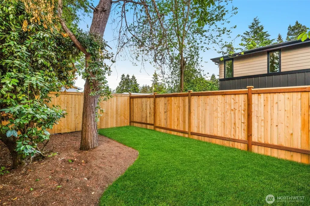13811 84th Lane NE Kirkland WA 98034
