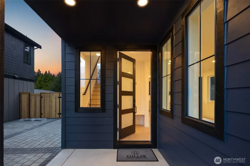 13811 84th Lane NE Kirkland WA 98034