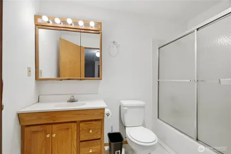 9558 Greenwood Avenue N Seattle WA 98103