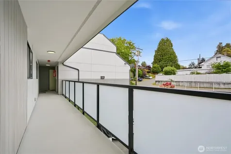 9558 Greenwood Avenue N Seattle WA 98103