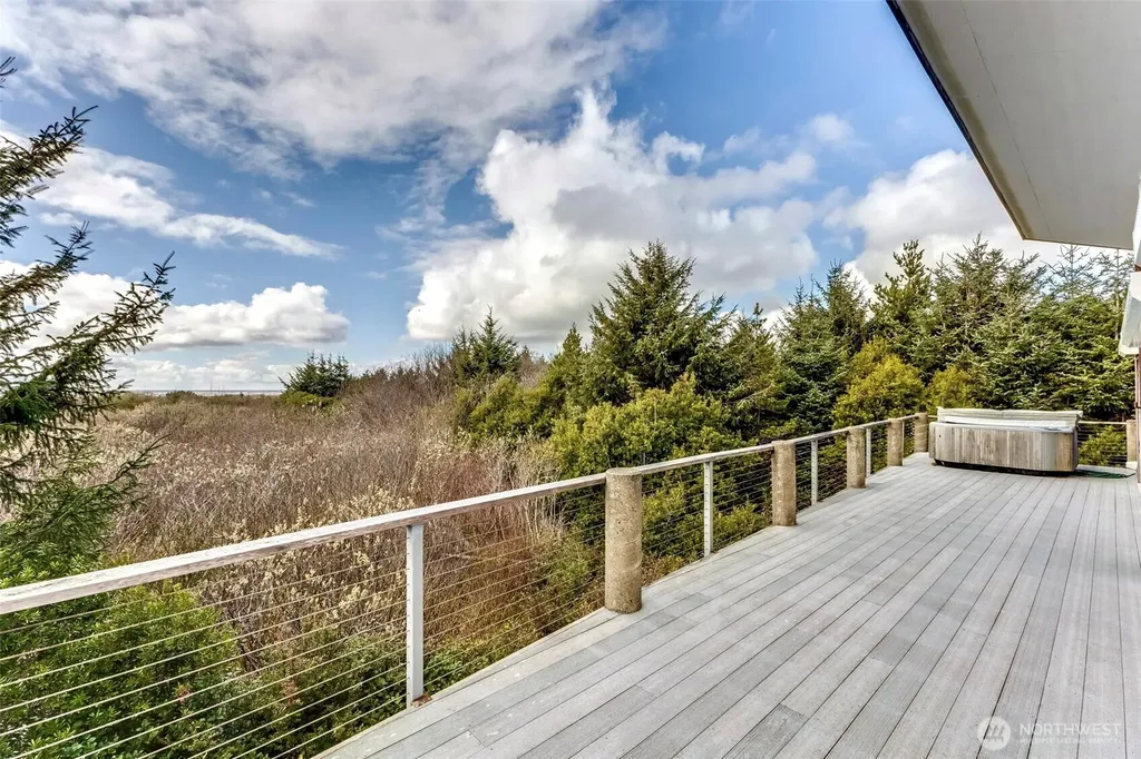 174 Sea Wind Lane SW Ocean Shores WA 98569