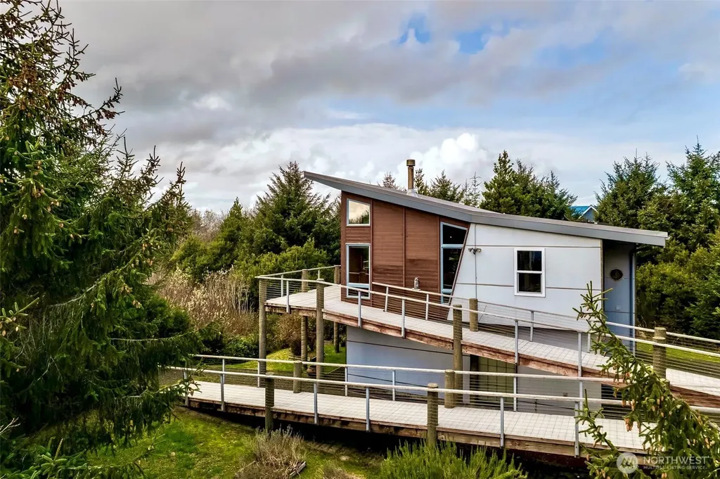 174 Sea Wind Lane SW Ocean Shores WA 98569