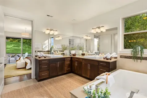 5740 Solana Lane NE Bainbridge Island WA 98110