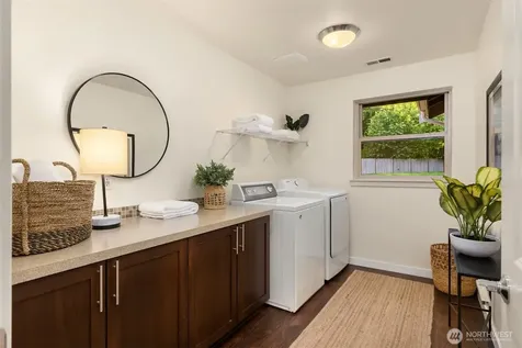 5740 Solana Lane NE Bainbridge Island WA 98110