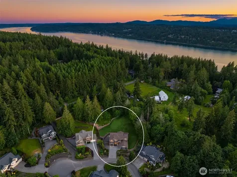 5740 Solana Lane NE Bainbridge Island WA 98110
