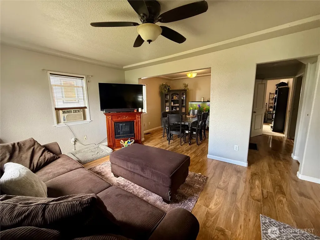 4624 E B Street Tacoma WA 98404